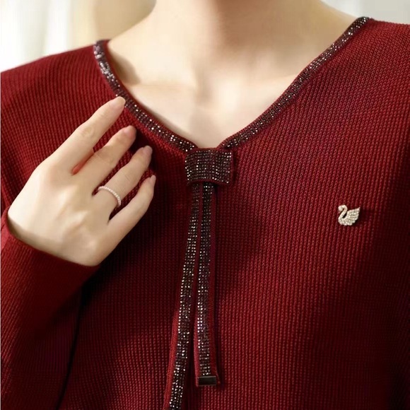 Women's V-Neck Sweater - Picture 7 of 7